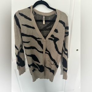 Jealous tomato striped sweater with buttons